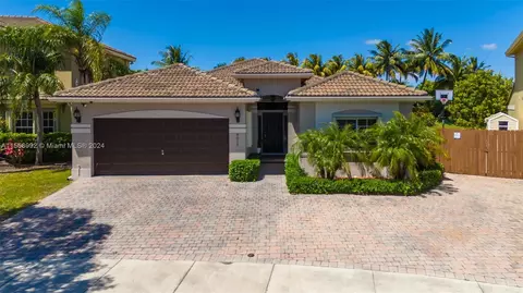 9075 SW 210th Ter, Cutler Bay, FL 33189