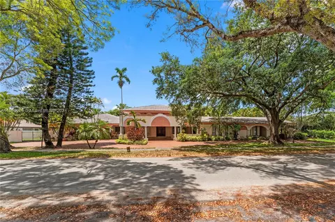 16180 W Troon Cir, Miami Lakes, FL 33014