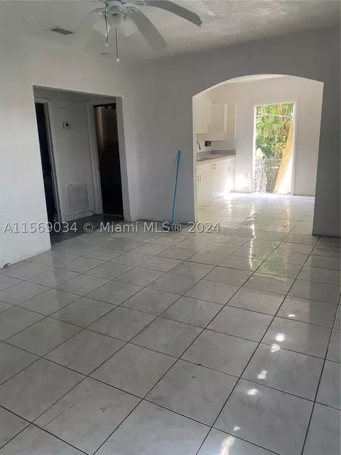 1824 NW 49th St, Miami, FL 33142