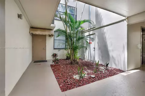 20381 NE 30th Ave #124-7, Aventura, FL 33180