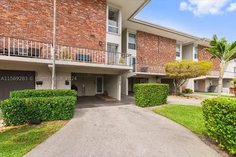 6805 Brookline Dr #6805, Hialeah, FL 33015