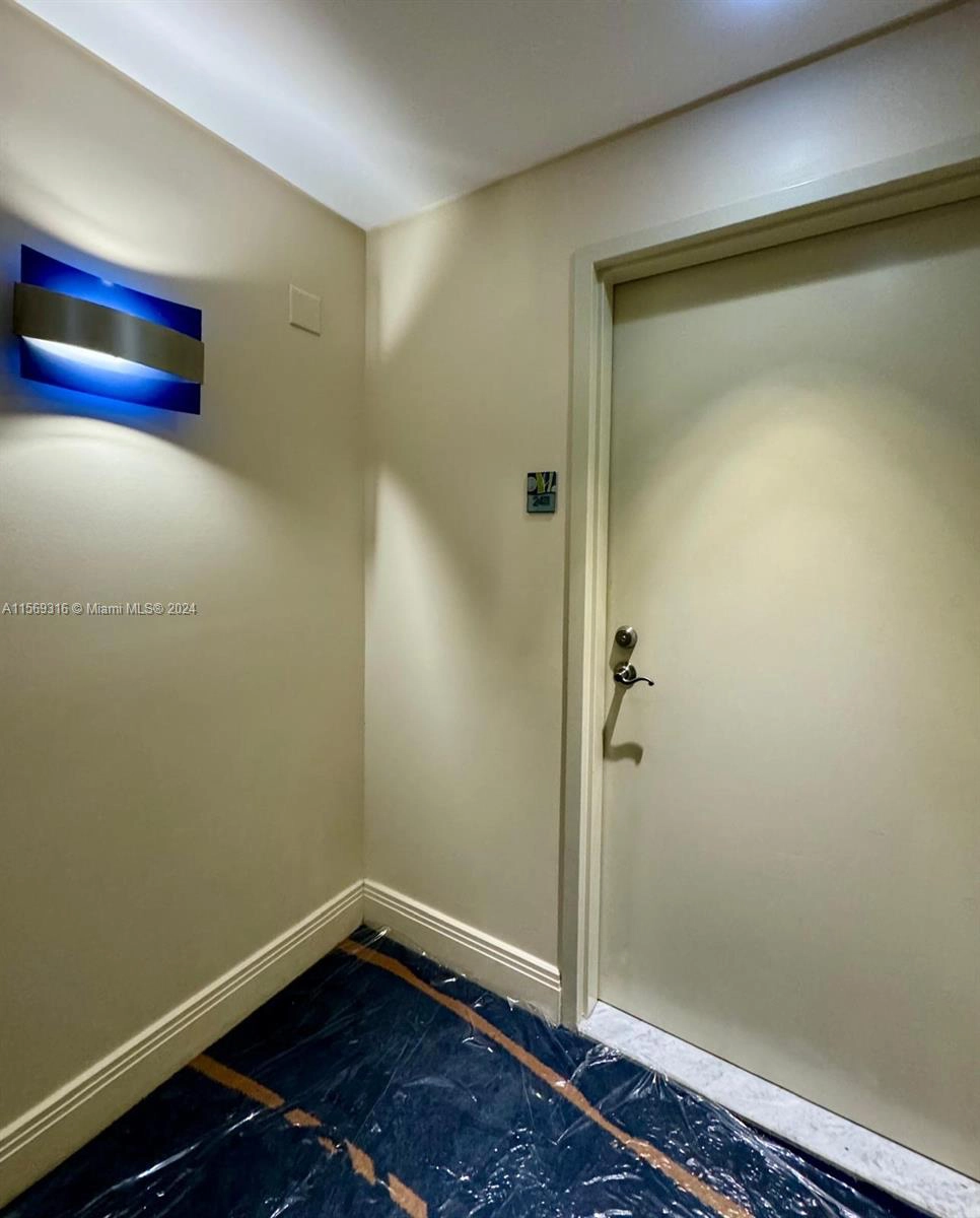 185 SW 7th St Unit 2411  