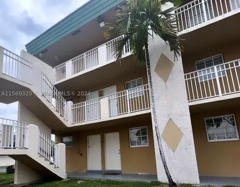 5500 SW 77th Ct #117, Miami, FL 33155