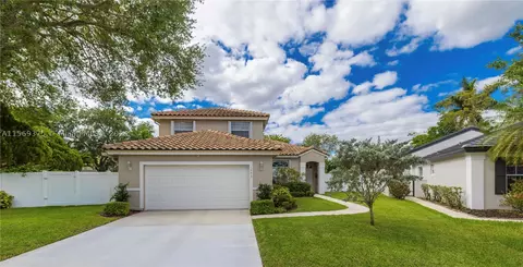 1953 NW 181st Ave, Pembroke Pines, FL 33029
