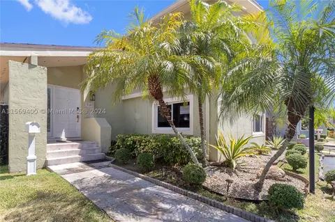 931 NW 106th Ave Cir, Miami, FL 33172