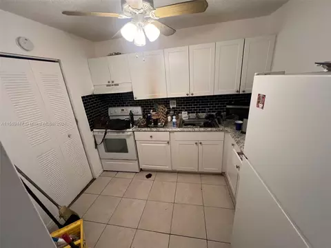 8010 N Colony Cir N #206, Tamarac, FL 33321