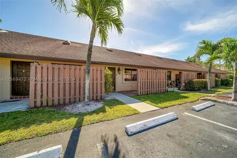 4860 SW 64th Way #4860, Davie, FL 33314