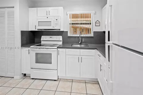 7440 Miami Lakes Dr #F311, Miami Lakes, FL 33014