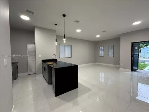 1561 NW 63rd St, Miami, FL 33147