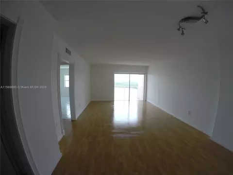 400 Kings Point Dr #905, Sunny Isles Beach, FL 33160