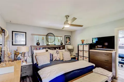 Bedroom - 291 E 4th Ave #3, Hialeah, FL 33010 photo 4 of 4