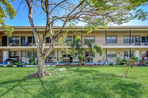 Exterior - 291 E 4th Ave #3, Hialeah, FL 33010 photo 4 of 8