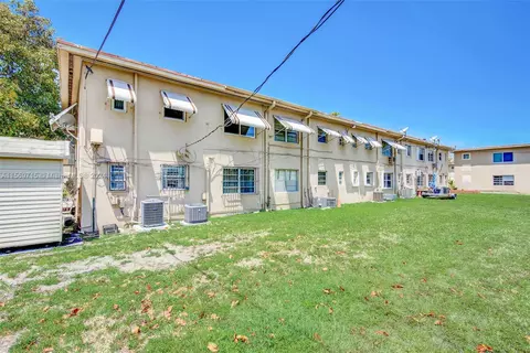 Exterior - 291 E 4th Ave #3, Hialeah, FL 33010 photo 8 of 8