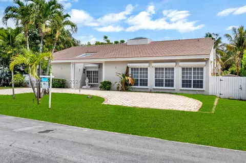 6841 SW 71st Ave, Miami, FL 33143