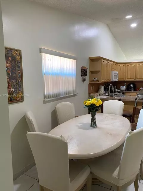 2775 W 73rd Pl, Hialeah, FL 33016 photo 7
