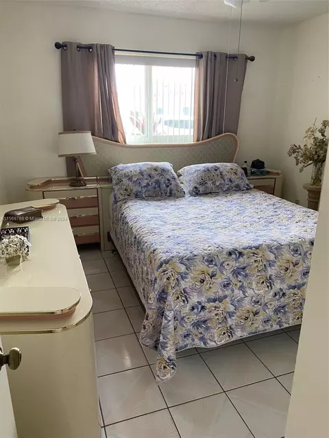 2775 W 73rd Pl, Hialeah, FL 33016 photo 12