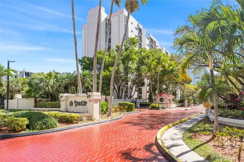 16909 N North Bay Rd #608, Sunny Isles Beach, FL 33160