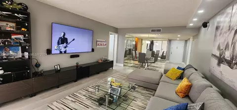 16401 Golf Clb #302, Weston, FL 33326
