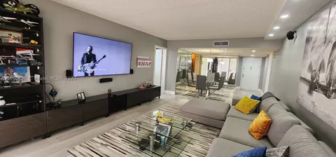 16401 Golf Clb #302, Weston, FL 33326