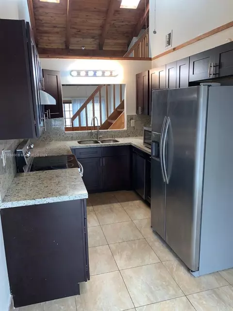 406 SE 7th St #406, Dania Beach, FL 33004