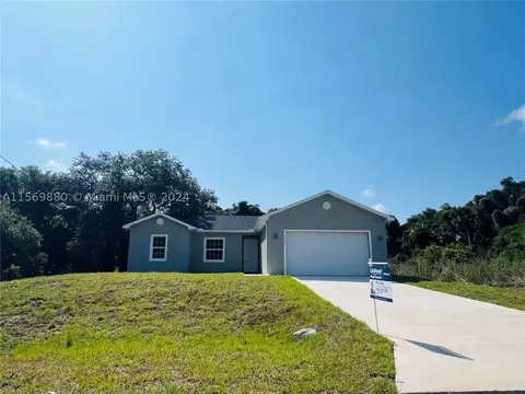 1225 March Ln, Labelle, FL 33935