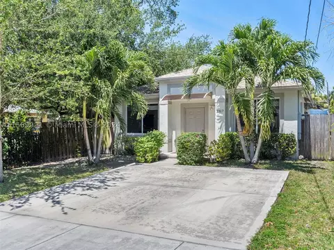 2317 NW 55th Ter, Miami, FL 33142