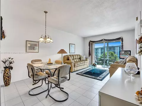 2881 NW 47th Ter #310, Lauderdale Lakes, FL 33313