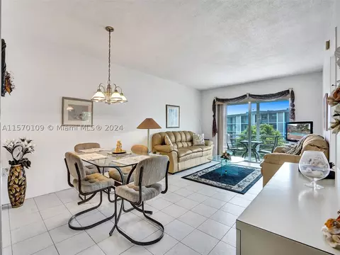 2881 NW 47th Ter #310, Lauderdale Lakes, FL 33313