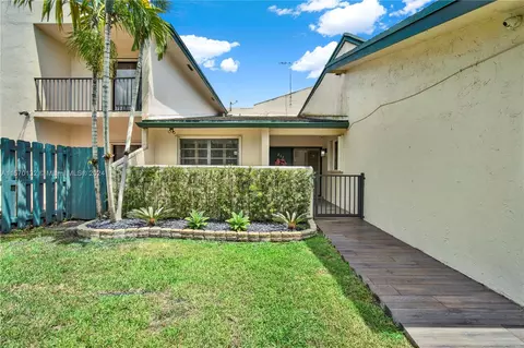10910 SW 72nd St #272, Miami, FL 33173