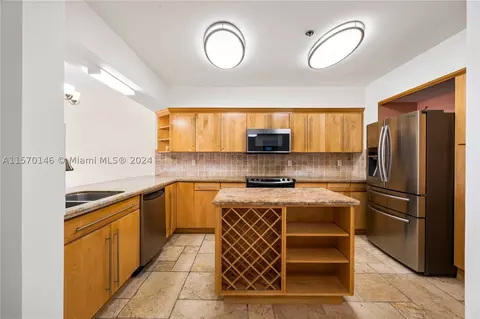 201 Crandon Blvd #129, Key Biscayne, FL 33149