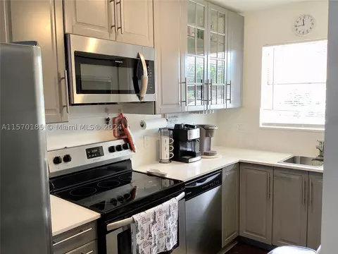 300 Layne Blvd #104, Hallandale Beach, FL 33009