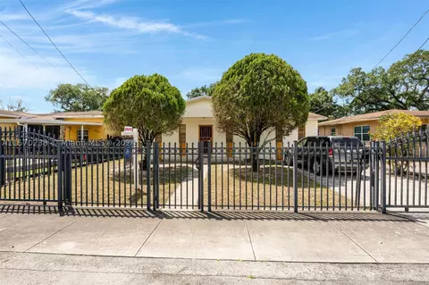 3288 NW 52nd St, Miami, FL 33142