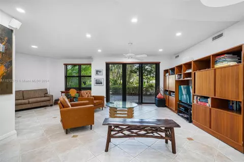 1111 Crandon Blvd #B103, Key Biscayne, FL 33149