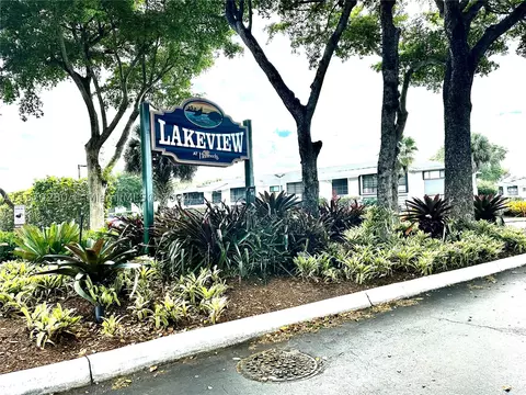 9711 Hammocks Blvd #208, Miami, FL 33196