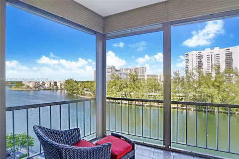300 Diplomat Pkwy #608, Hallandale Beach, FL 33009