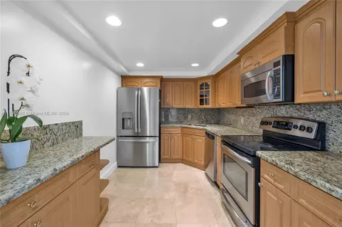 600 Biltmore Way #512, Coral Gables, FL 33134