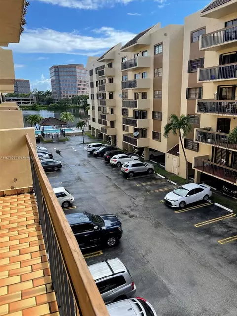 5249 NW 7th St #303, Miami, FL 33126
