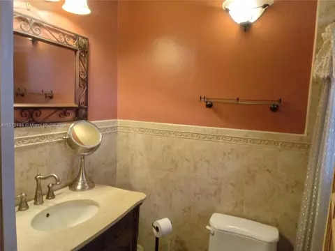 Bath - Undisclosed, Hialeah, FL 33015 photo 2 of 3
