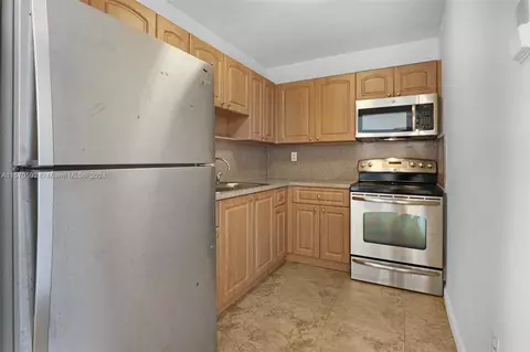 4725 NW 7th St #208-3, Miami, FL 33126