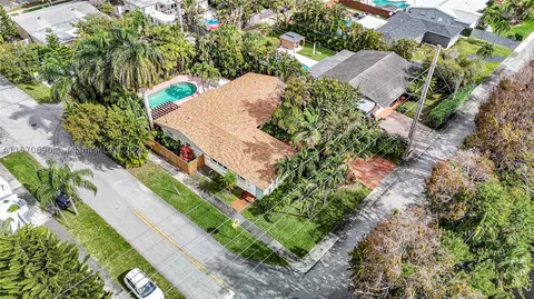 2723 Arthur St, Hollywood, FL 33020