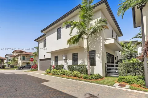 8281 NW 48th St, Doral, FL 33166