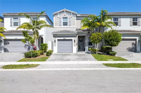 4813 NW 48th Ter, Tamarac, FL 33319