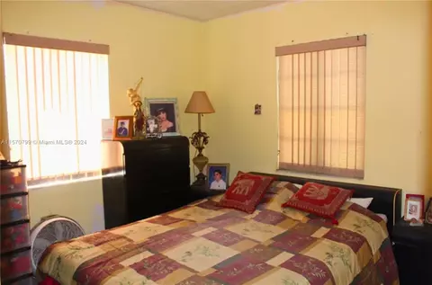 990 E 19th St, Hialeah, FL 33013 photo 12