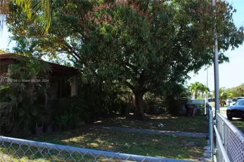 990 E 19th St, Hialeah, FL 33013 photo 13