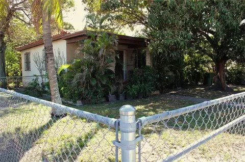 990 E 19th St, Hialeah, FL 33013 photo 14