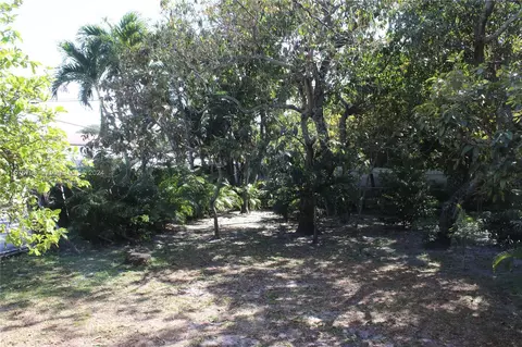 990 E 19th St, Hialeah, FL 33013 photo 7
