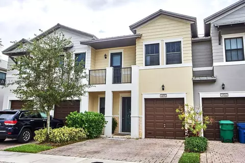5890 NW 104th Path #5890, Doral, FL 33178