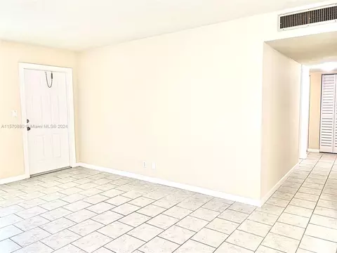5371 SW 40th Ave #102, Fort Lauderdale, FL 33314