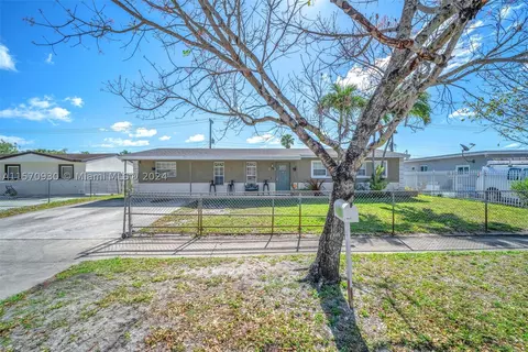 18011 NW 44th Ave, Miami Gardens, FL 33055