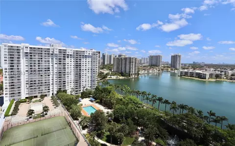 2801 NE 183rd St #1804W, Aventura, FL 33160